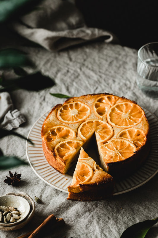 This mandarin upside-down cake with vanilla and cardamom will bring joy and coziness to these gloomy fall day